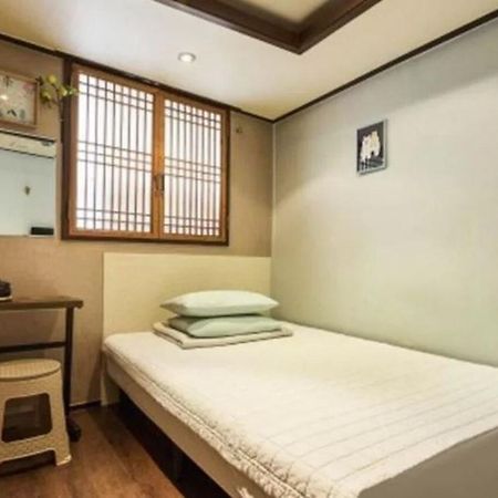 Red Panda Hotel Сеул Экстерьер фото